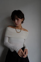 Drape Off Shoulder Tops[OFFWHITE/BLACK]